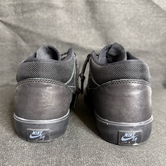 Nike - 2017 Black Leather SB mid sneakers - US Men’s 4.5 / Women's 6 - Picture 6 of 9